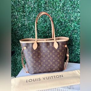 Louis Vuitton Monogram Neverfull MM Tote Bag  with Brand New Leather and COA